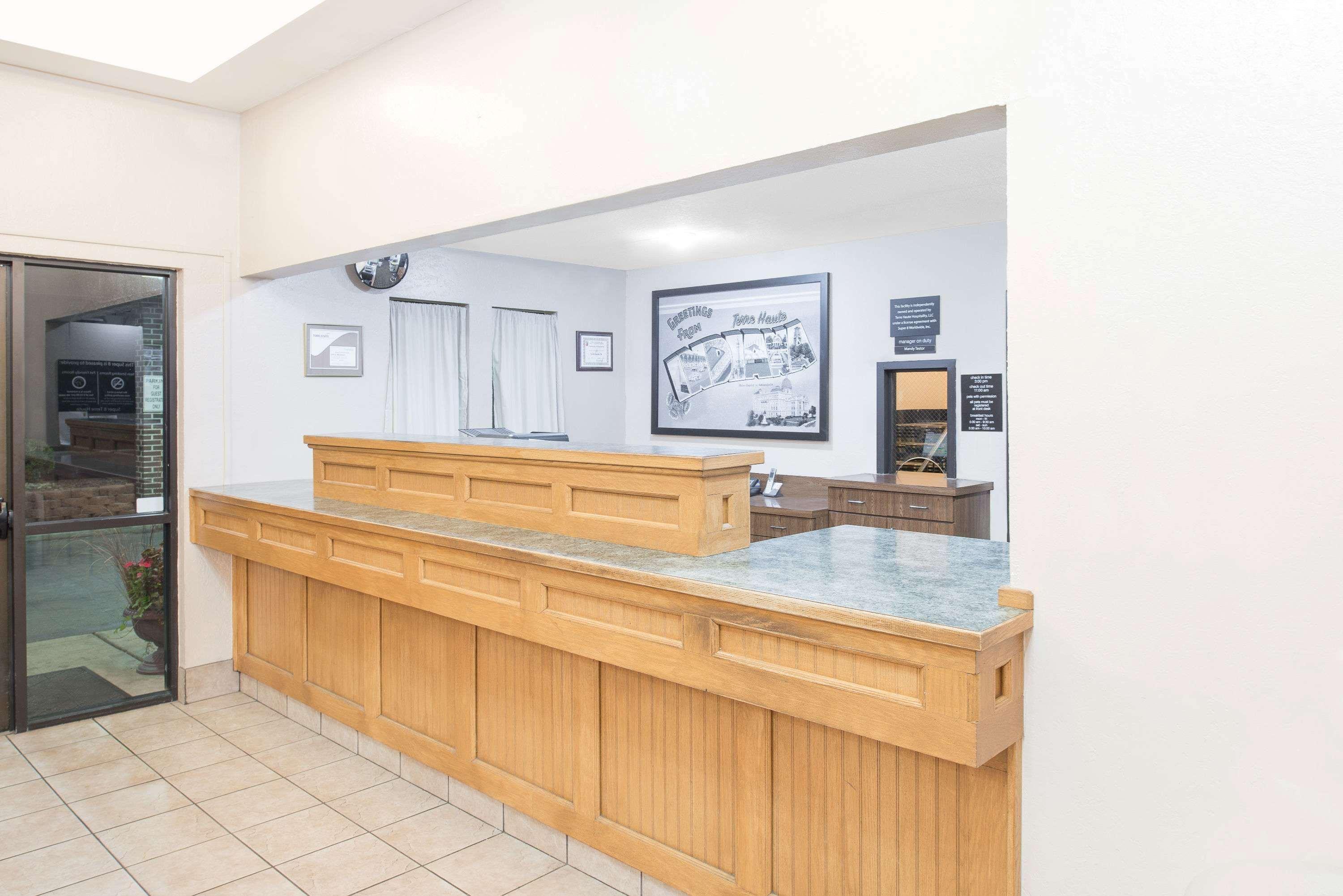 Super 8 By Wyndham Terre Haute Exterior photo